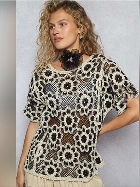 New: POL Open Boho Floral Crochet Knit Black Cream Short Sleeve Top: One Size